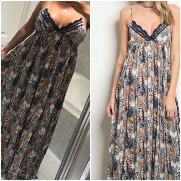 LAST 1! OFF WHITE NAVY FLORAL MAXI DRESS! - Picture 1 of 7